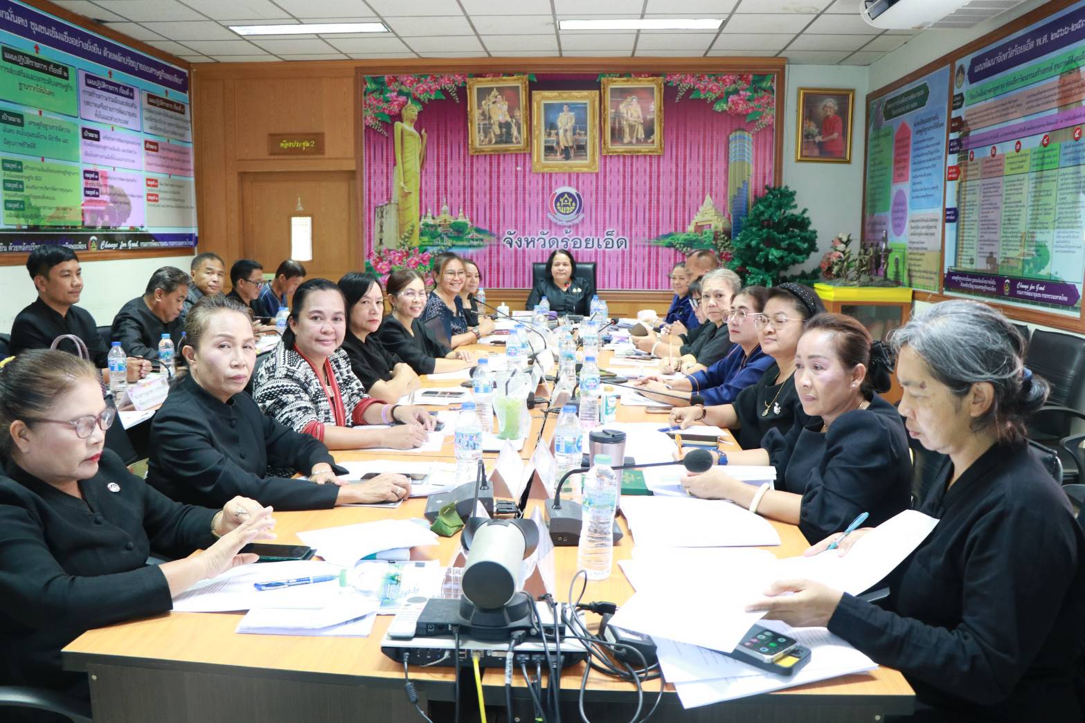 @ พช.เมืองร้อยเอ็ด : ร่วมประชุมกรมการพัฒนาชุมชน ครั้งที่ 10/2568 ผ่านระบบการประชุมวีดีทัศน์ทางไกล(Video Conference) และประชุมผู้บริหารสำนักงานพัฒนาชุมชนจังหวัดร้อยเอ็ด และนักวิชาการพัฒนาชุมชน ประจำเดือนพฤษภาคม 2569 ครั้งที่ 5/2569