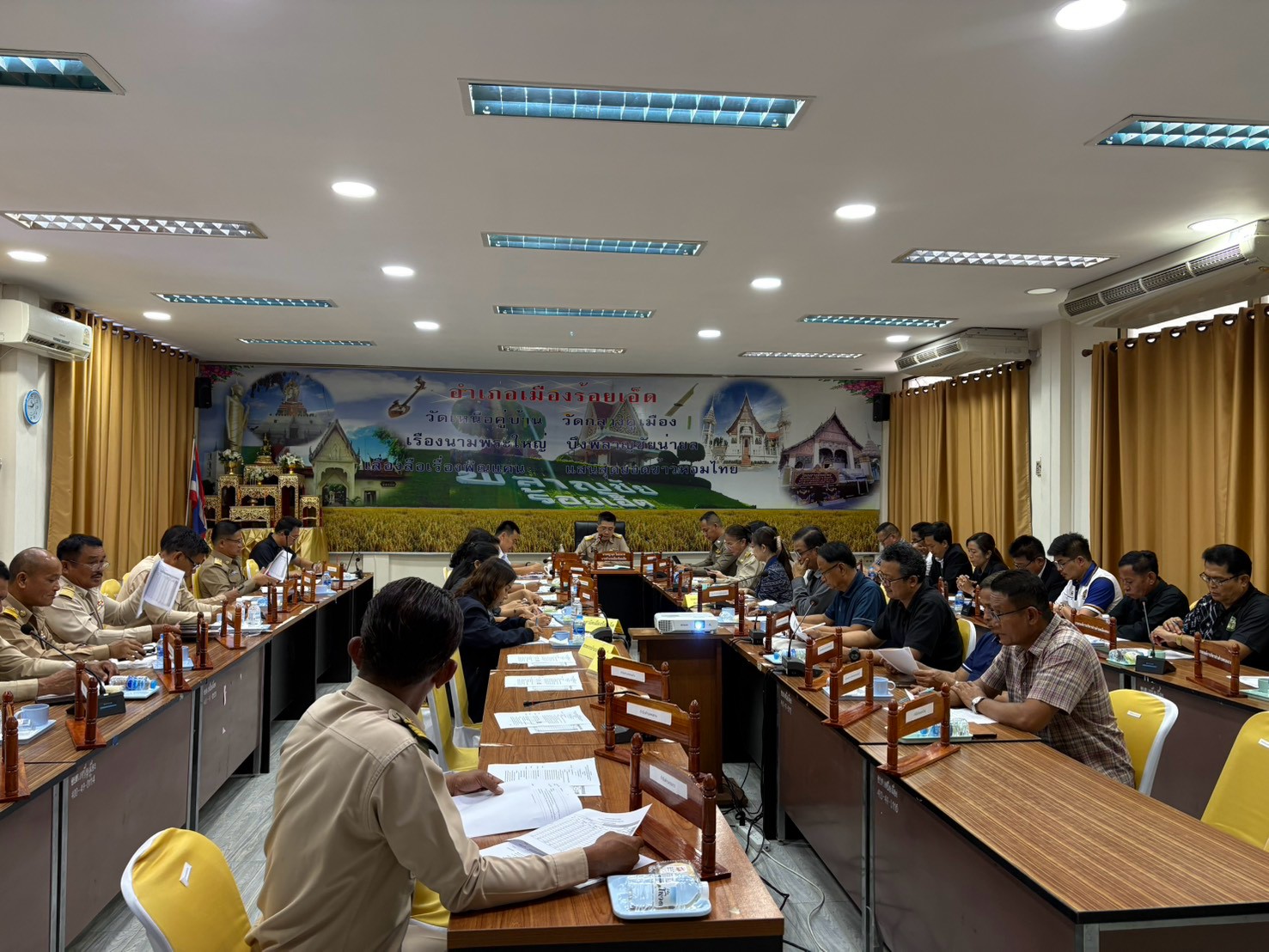 @ พช.เมืองร้อยเอ็ด : เข้าร่วมการประชุมหัวหน้าส่วนราชการและคณะกรรมการพัฒนาคุณภาพชีวิตระดับอำเภอ ประจำเดือน กันยายน 2569